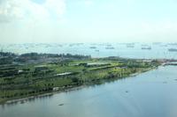 Containerschiffe im Hafen von Singapur