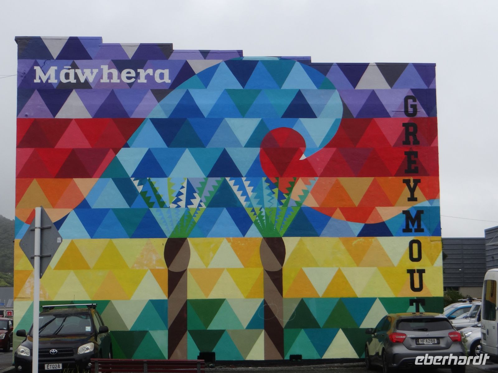 Greymouth, bringt Farbe in den Tag.