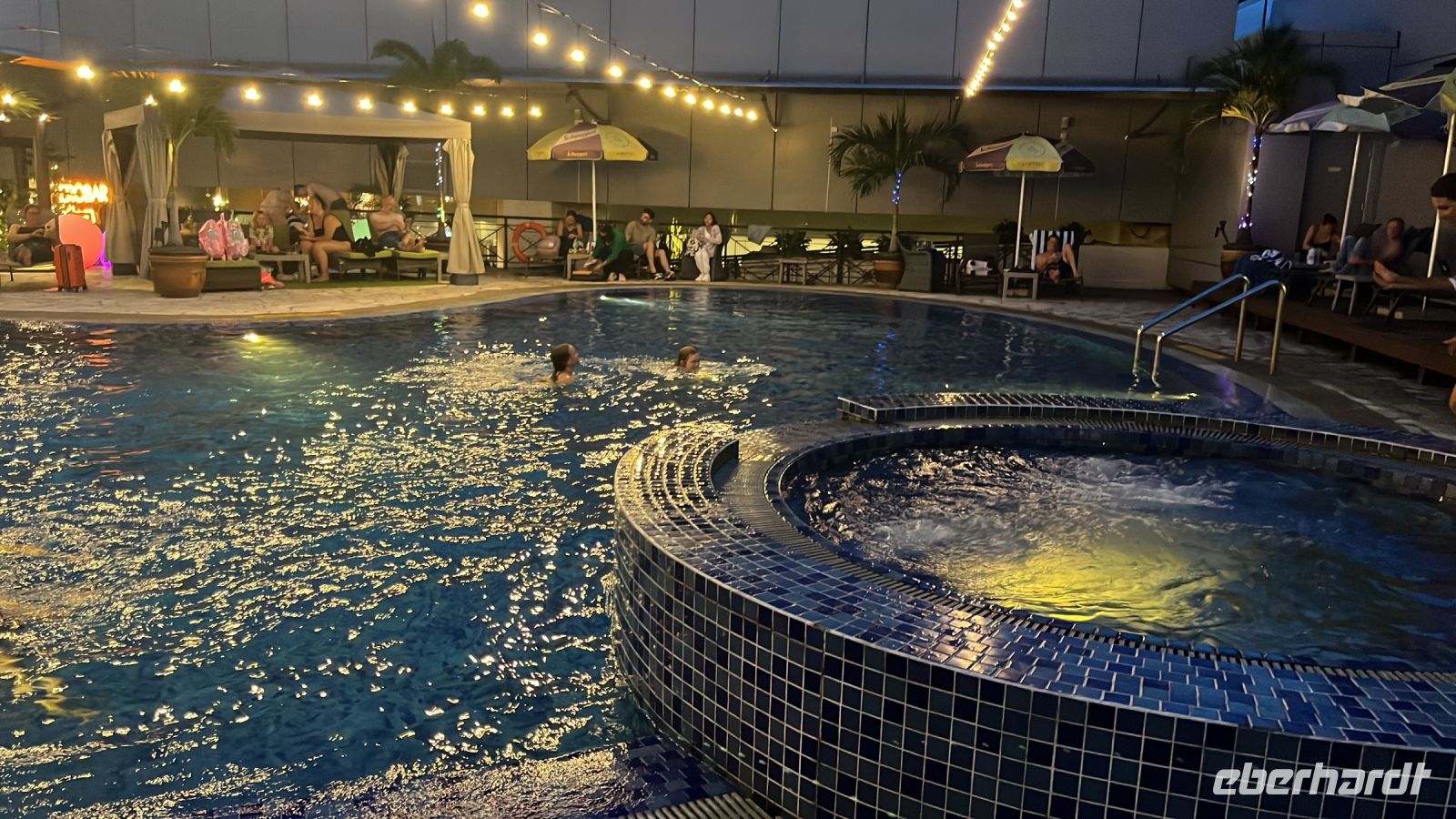 Hotelpool vom Transit Hotel am Changi Airport
