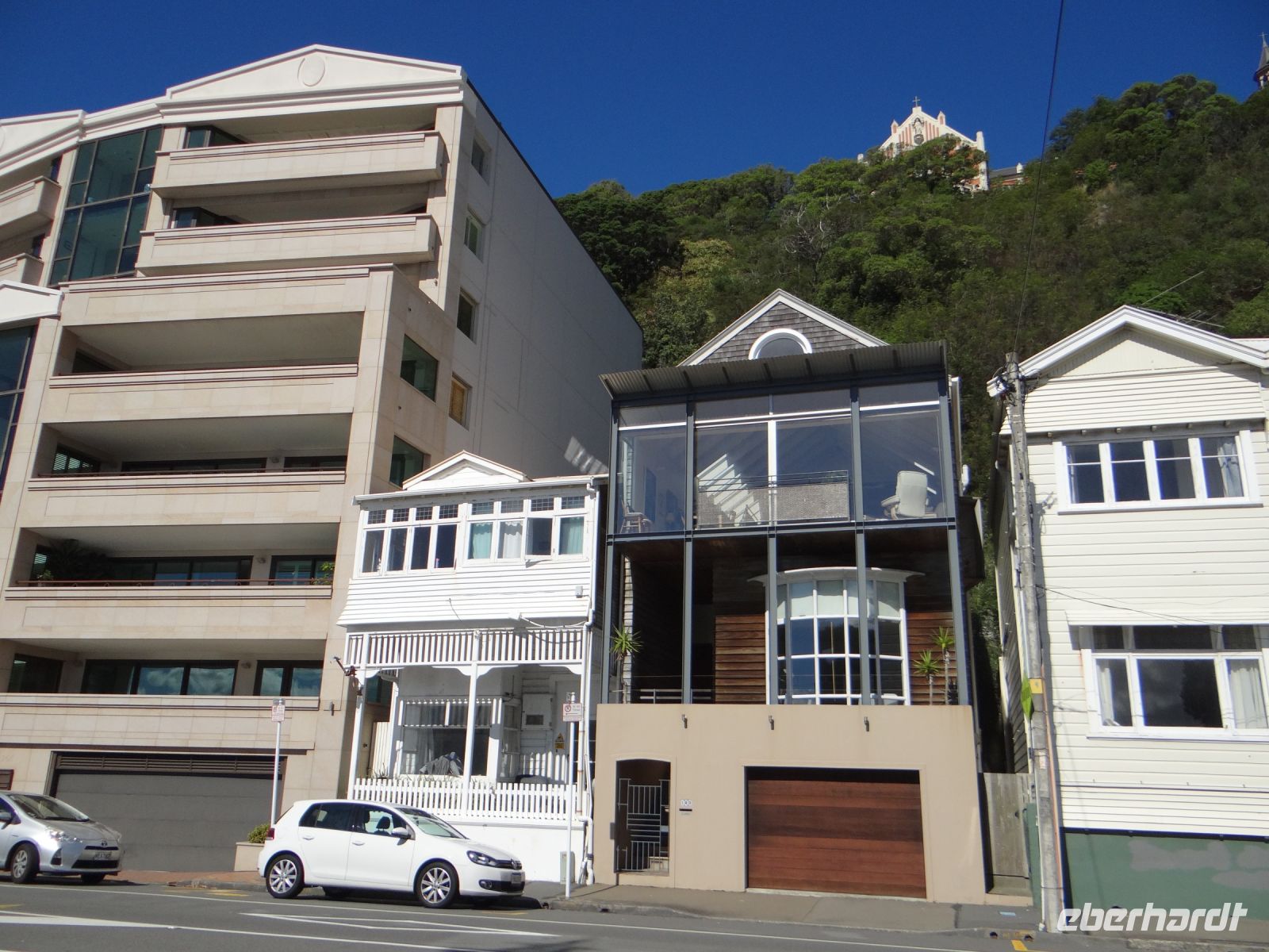 Wellington, entlang der Uferpromenade „Oriental Parade“…