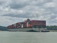 14'000 Container auf diesem Frachter !