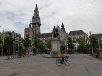 Antwerpen Groenplaats, mit Rubens-Statur und Kathedrale