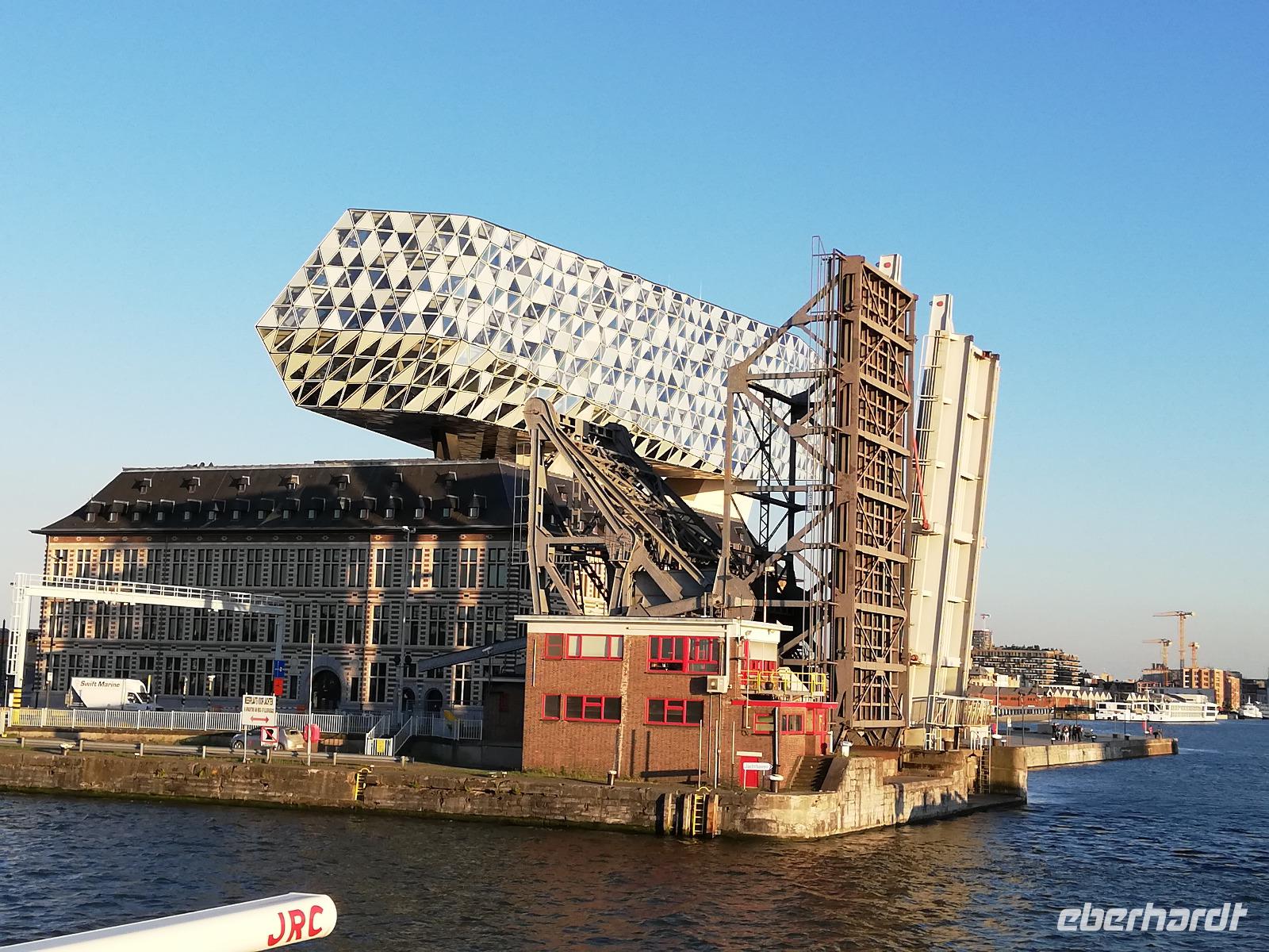 Antwerpen, Hafeneingang