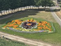 das Wappen von Nijmegen als Blumenschmuck