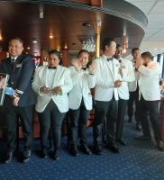 Die Crew verabschiedet sich &ndash; &copy; Wolfgang Eckert (Eberhardt TRAVEL)