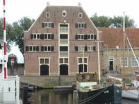 Wohnhaus an einer Wasserstraße