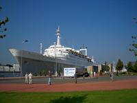 Ehemaliges Kreuzfahrtschiff 