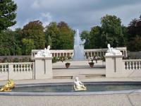 Kolonaden und Springbrunnen im Schlossark Het Loo
