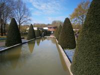 Wasserkaskade in Richtung Oranje Nassau Pavillon