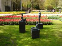 Skulpturen auf dem Keukenhof