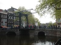 Eine der vielen Brücken in Amsterdam