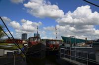 037 Amsterdam, alte Schlepper vor dem Nemo Sience Museum