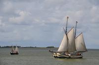 167 Mit dem Salondampfer über das Ijsselmeer, vor Enkhuizen