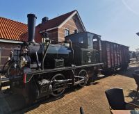Alle geraten ins Schwärmen beim Anblick unserer Lok aus Hannover, Hoorn