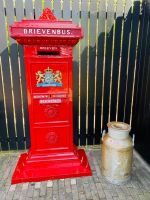 Briefkasten am Bahnhof Hoorn