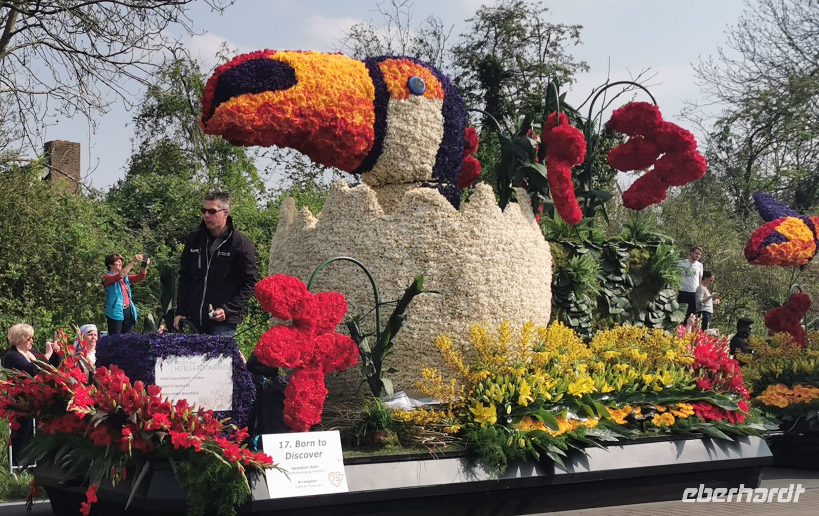 Ein Tukan symbolisiert die niederländische Hotelkette Van der Valk, Blumencorso Lisse