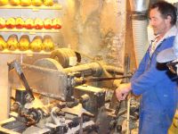 ... und natürlich auch einer Holzschuhproduktion...