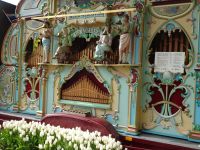 ... und eine für die Niederlande typische Drehorgel ...