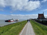 Bahnhof am Damm mit IJsselmeer