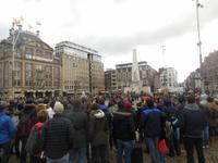 Dam in Amsterdam mit dem Bienenkorb und dem National Monument