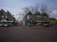 Urk, im Hintergrund der Kran der Schiffswerft