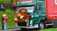 148 Holland, Blumenkorso beim Keukenhof