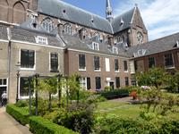 Den Haag - Rusthof mit ehemaliger Katholischer Kirche 