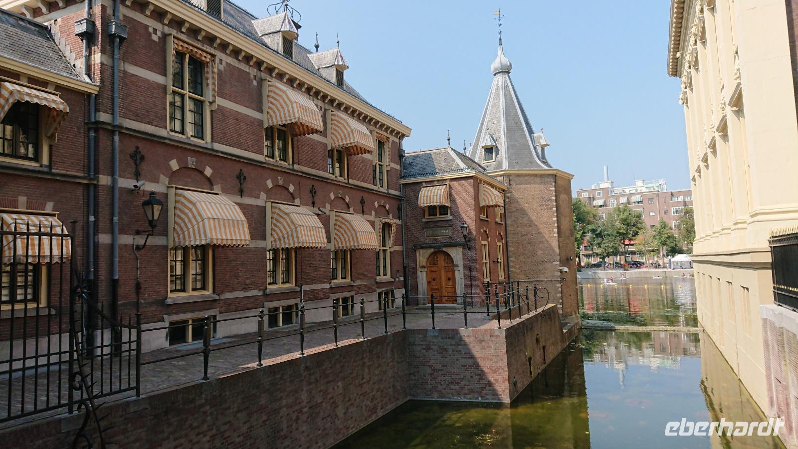 Palais und Turm des niederländischen Premierministers in Den Haag