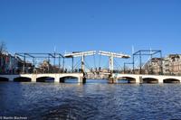Grachtenrundfahrt in Amsterdam - Magere Brug - Älteste Holzbrücke Amsterdams