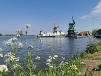 Unser Schiff, welches uns von Amsterdam hierher ins Museumsdorf gebracht hat