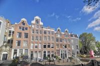 Schöne Häuserzeile in Amsterdam