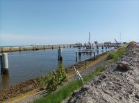 Den Over, Abschlussdeich, Kleine Schleuse vor dem Abschlussdeich