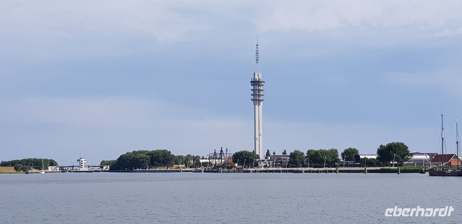 Lelystad am Markermeer.jpg