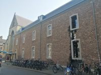 historisches Zentrum Limburg in Maastricht: Kunstprojekt mit der verlängerten Stadtmauer