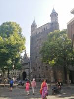 Liebfrauenbasilika (Basiliek van Onze Lieve Vrouwe) - Romanische katholische Kirche mit Buntglasfenstern, Maastricht