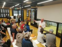 der Chef persönlich informiert uns über die Käseproduktion in Woerden