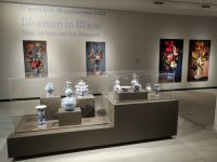 Besichtigung der Porzellan-Manufaktur in Delft: Blumen in Blau
