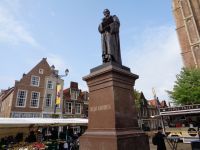Hugo Grotius am Markt, Delft, Niederlande
