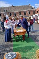 Per Handschlag Verkauf besiegelt &ndash; &copy; Gabriele Stoffele (Eberhardt TRAVEL)