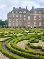 exakt geschnittene Hecken &ndash; &copy; Gabriele Stoffele (Eberhardt TRAVEL)