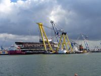 Binnenschiff-Kaskos, Eemhafen, Rotterdam, Niederlande