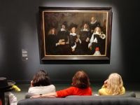 Ladies im Museum