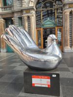 hand of peace, Kunst im Bahnhof