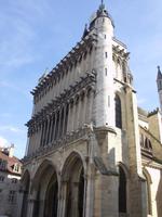 Reine Schaufassade an der Kathedrale von Dijon
