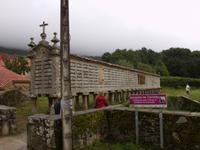 Hórreo de Carnota - mit 34 m der längste der galicischen Speicher