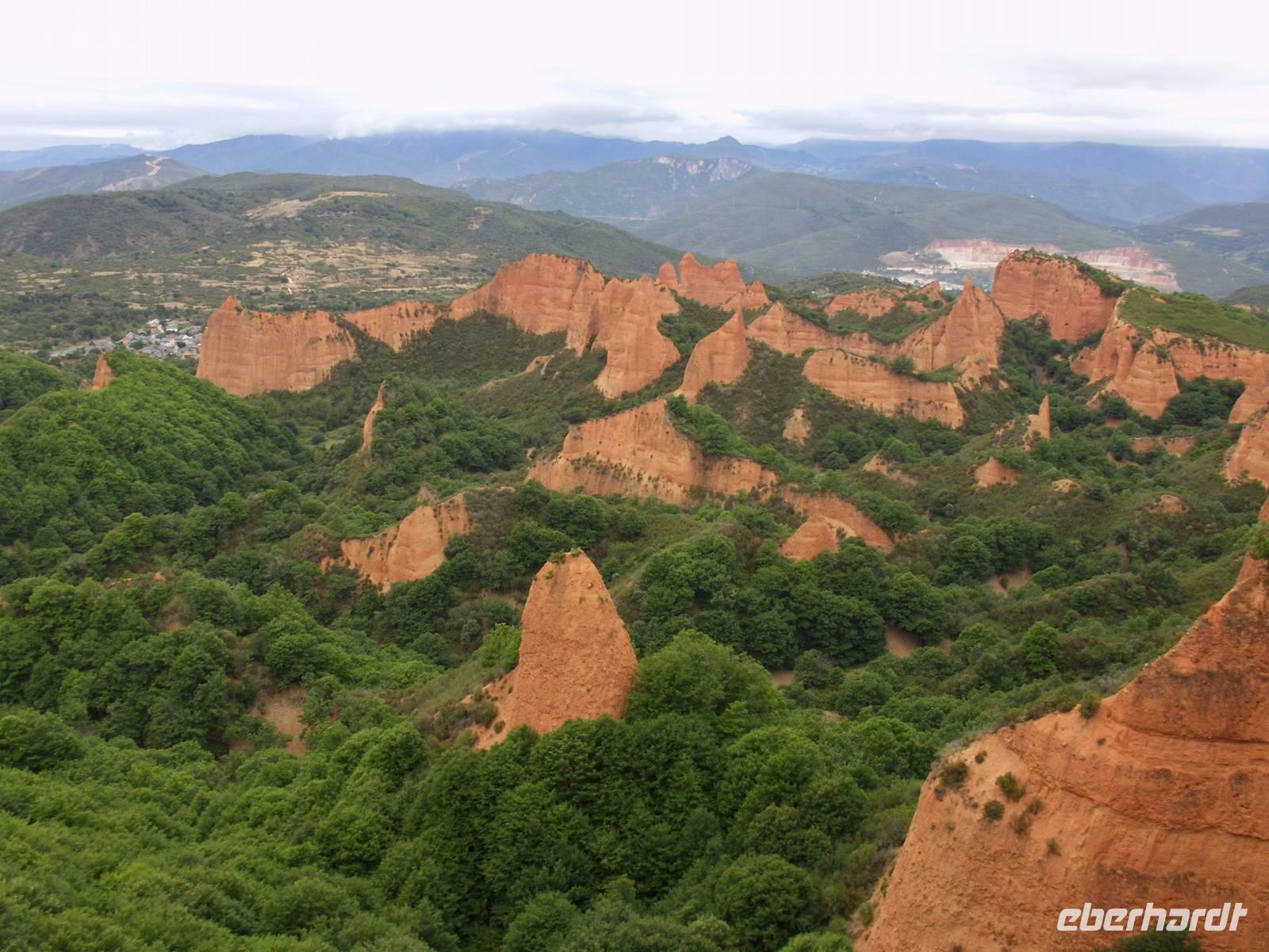 Las Médulas - die römischen Goldminen, abgetragen durch die von Plinius als 'ruina montium' bezeichneten Methode