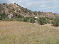 links die Scheunendachkirche Asinou