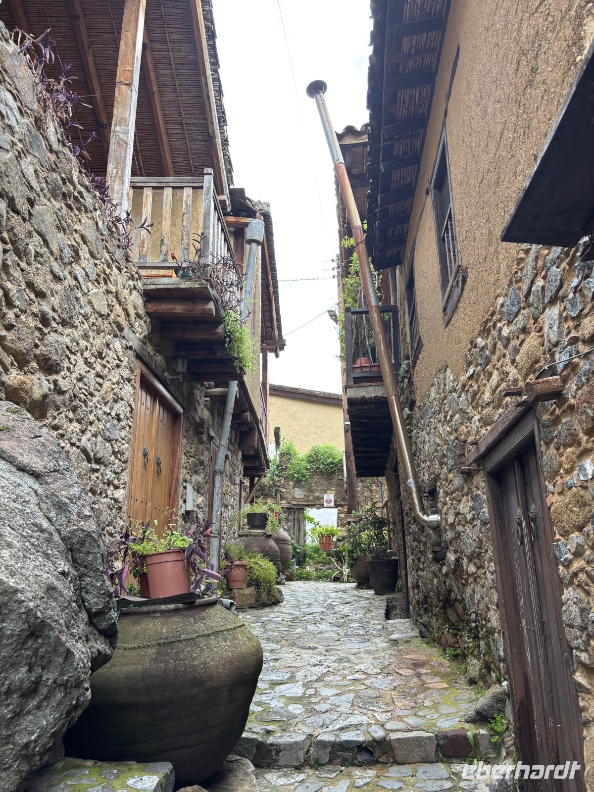 Spaziergang durch Kakopetria &ndash; &copy;  (Eberhardt TRAVEL)