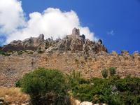 Dort hoch müssen wir, aber zu Fuß.