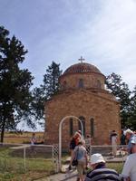 ... mit dem ersten Stopp beim Barnabas Kloster.